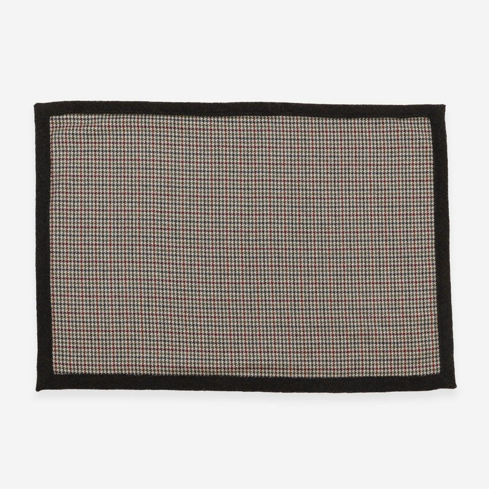 表面／カラー：レッド／約70×100cm