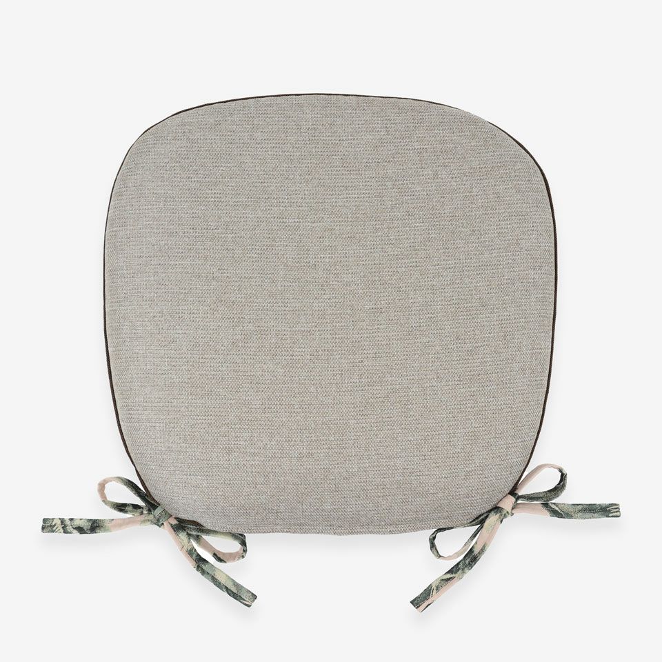 裏面／表面カラー：ベージュ／裏面カラー：ブラウン