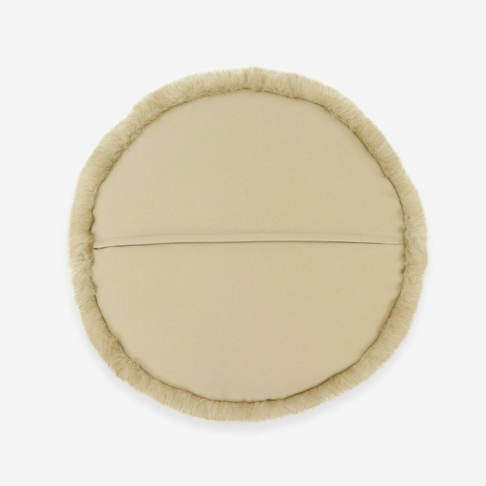 裏面／表面カラー：グリーン／裏面カラー：ベージュ／表面と裏面の異なるデザイン