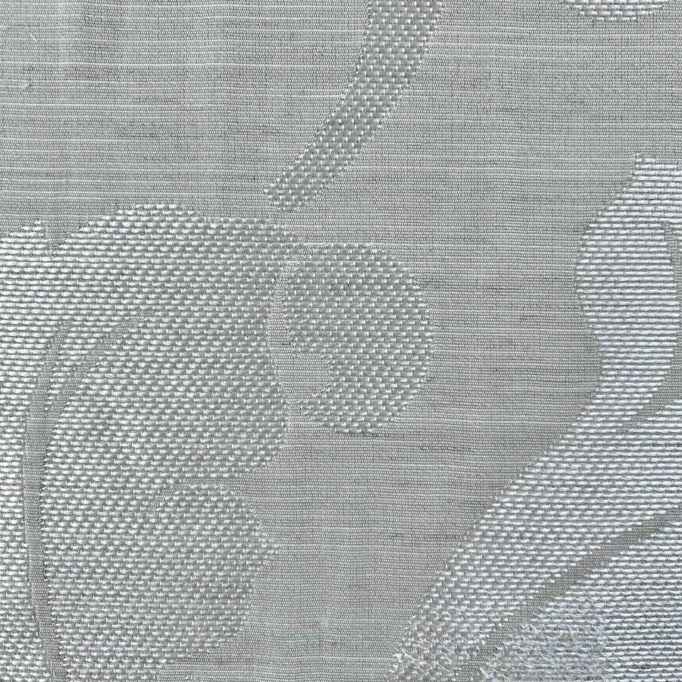 生地拡大画像／実物の生地に近い色目となります／ナチュラルな風合いを楽しめる風通織り更紗柄の生地です