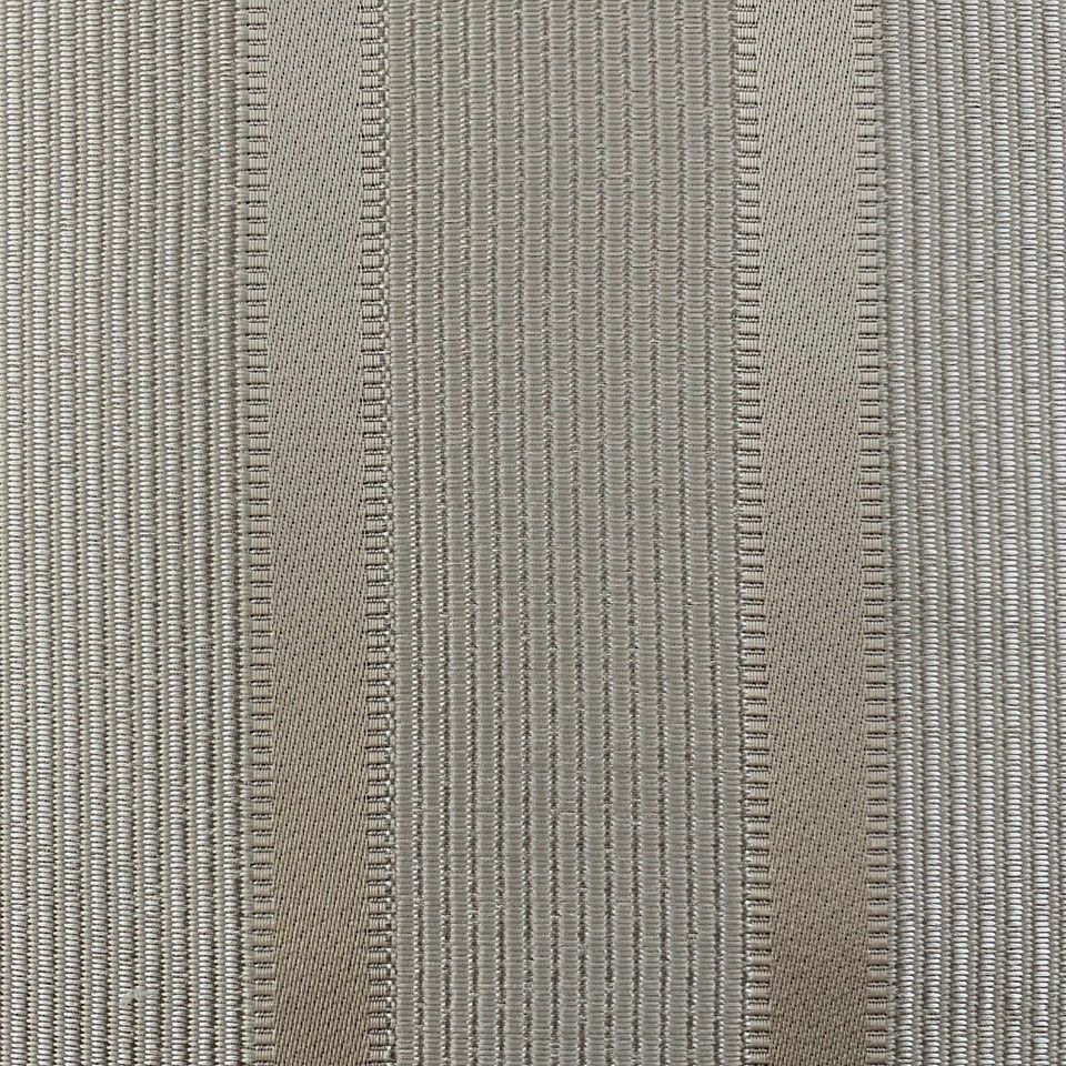 生地拡大画像／実物の生地に近い色目となります／上品な光沢のあるストライプ柄の生地です