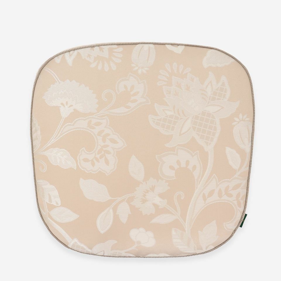 表面／カラー：ベージュ／45cm×43cm／紐無し／カバー取り外し可