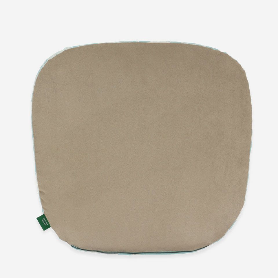 裏面／紐無し／裏面はすべりにくい生地を使用しております