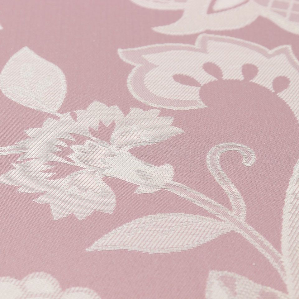 ミントンのスタンダードな英国スタイルにはかかせないダマスク織物です