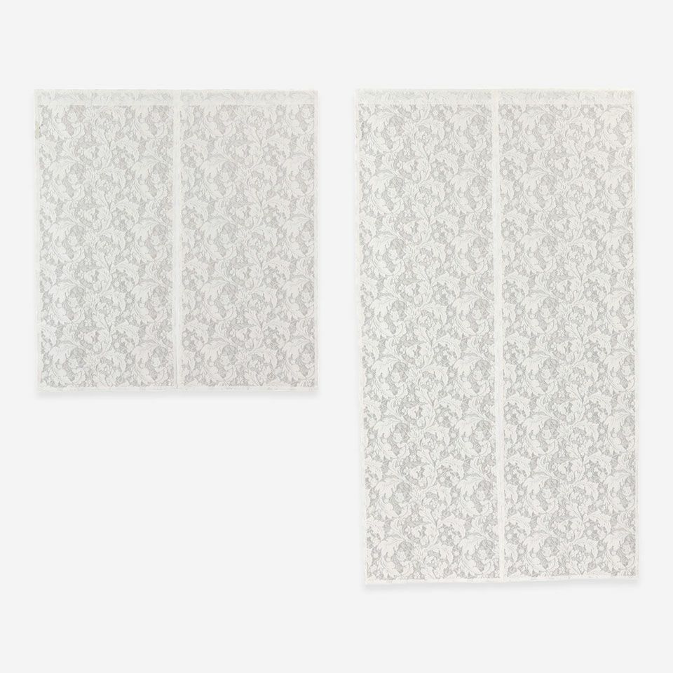 2サイズで展開しています  *レース柄が見えやすいように商品背面にグレー色の加工をしていますが、実際の商品にグレー色の裏地等はありません。