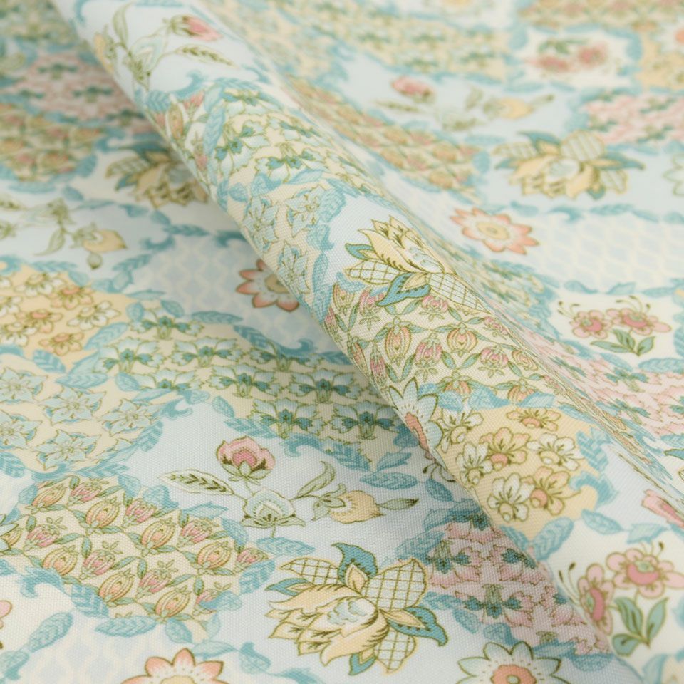 裏面は表と共生地を使用、柄位置は、一点ずつ異なります