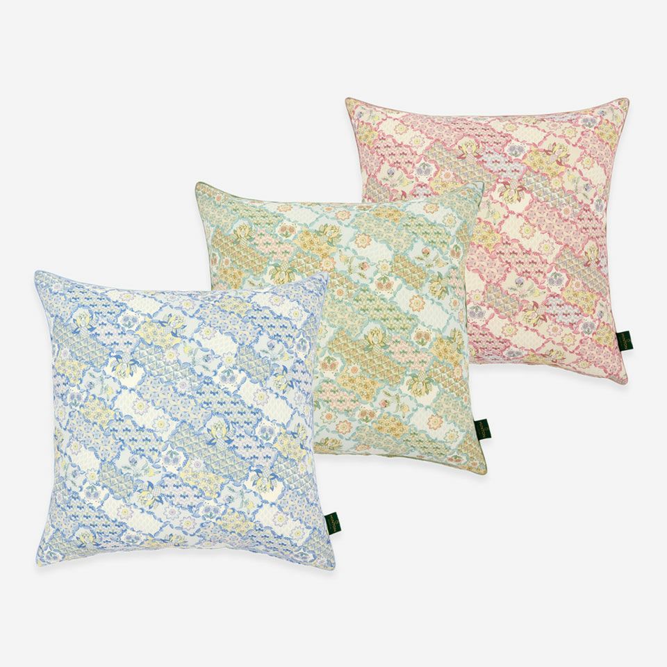 ブルー・グリーン・ピンクの3色展開です