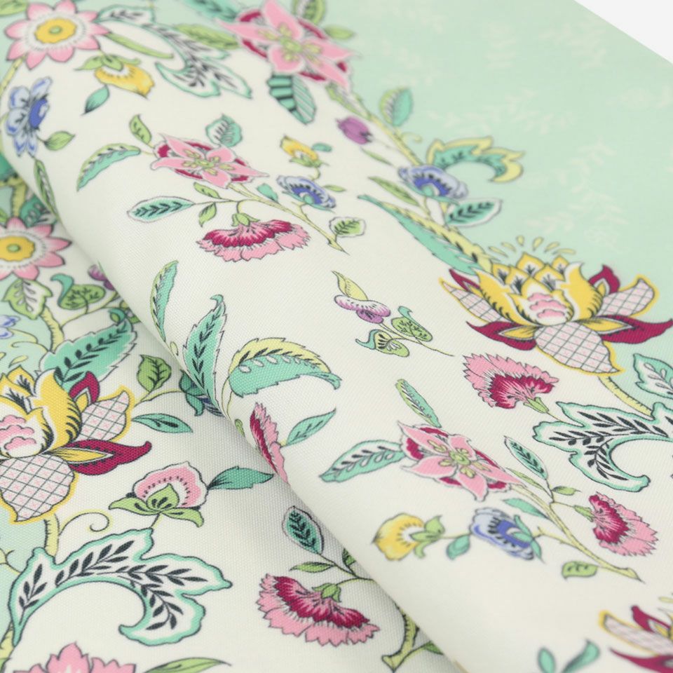 柄どりをし、デザインの見え方は同一です