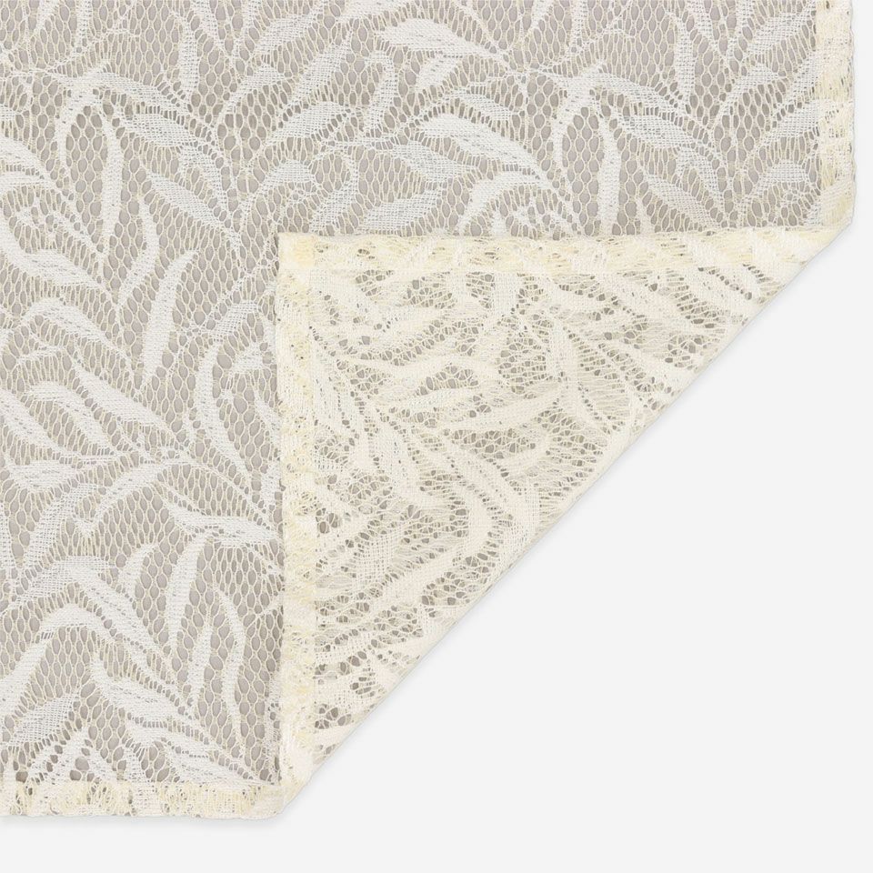 防炎機能があります  *レース柄が見えやすいように商品背面にグレー色の加工をしていますが、実際の商品にグレー色の裏地等はありません。