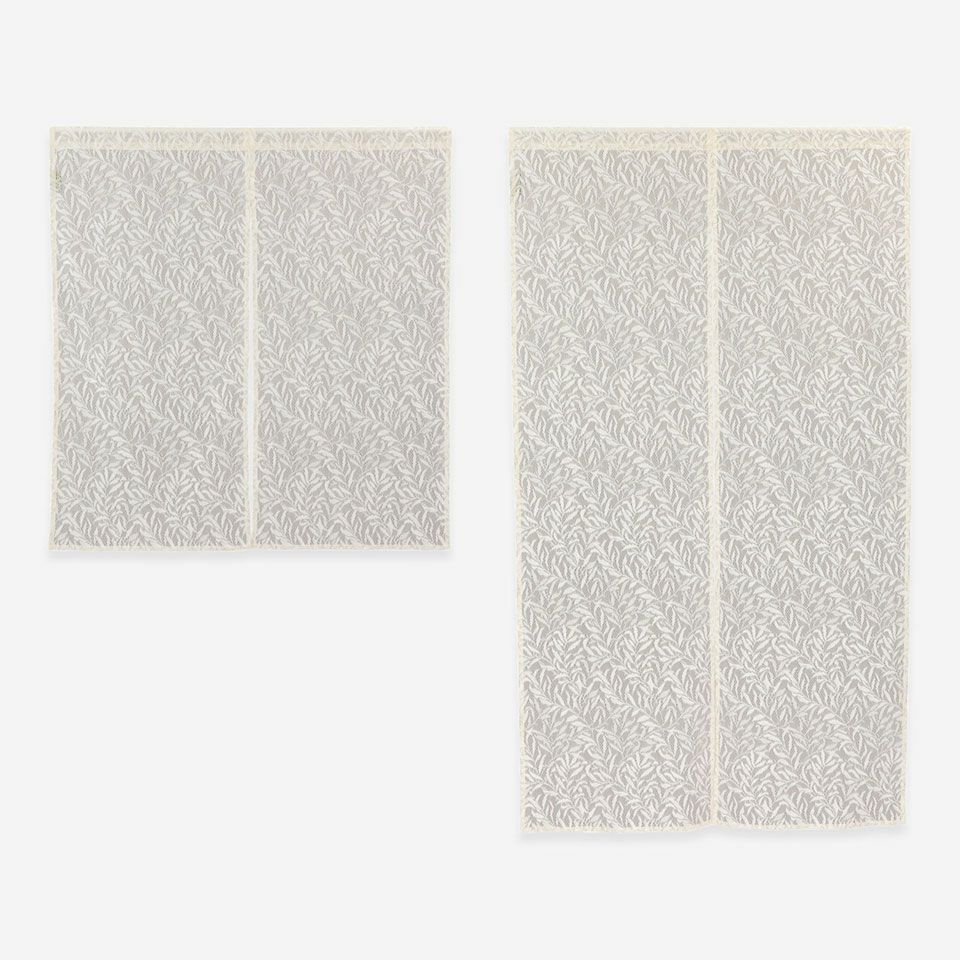 2サイズで展開しています  *レース柄が見えやすいように商品背面にグレー色の加工をしていますが、実際の商品にグレー色の裏地等はありません。