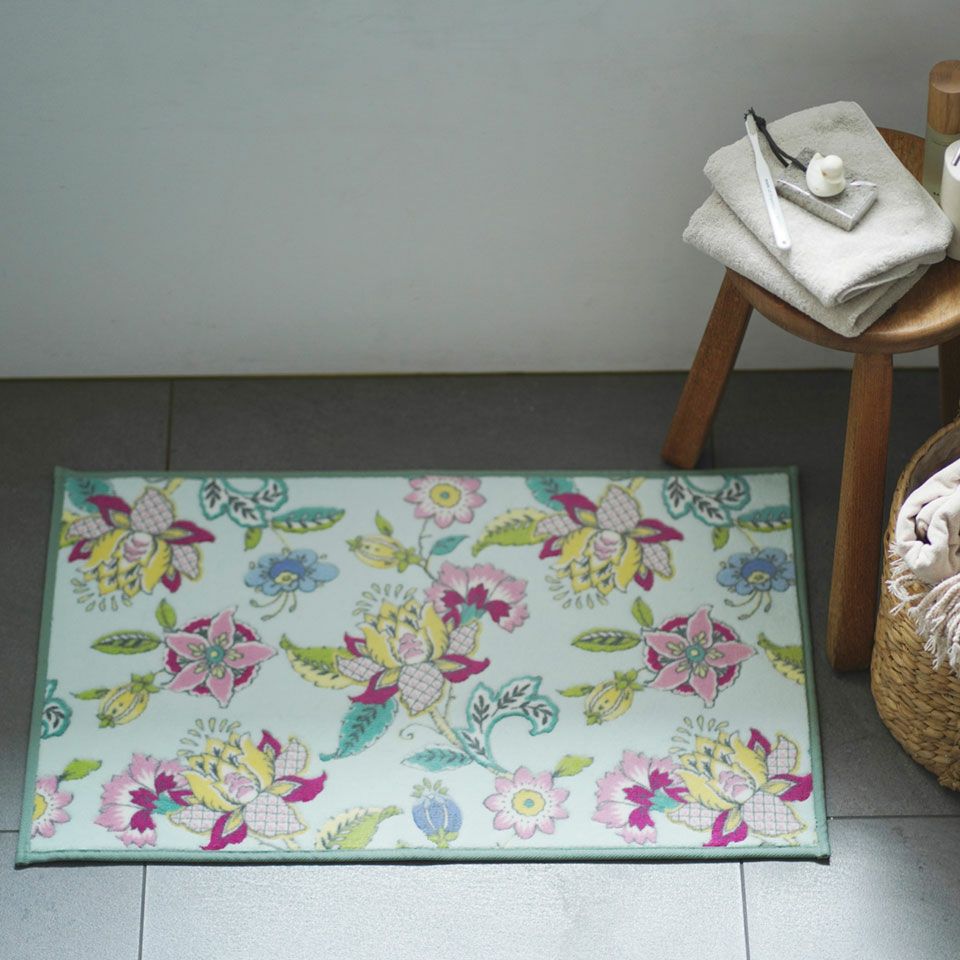 エレガントで存在感があり、バスルームの主役になります