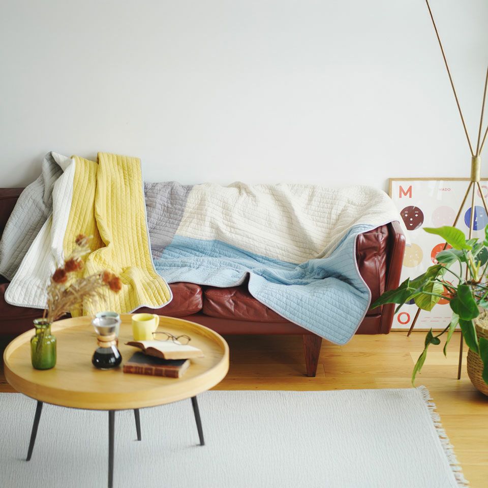 ブルーとイエローの2色をご用意しました