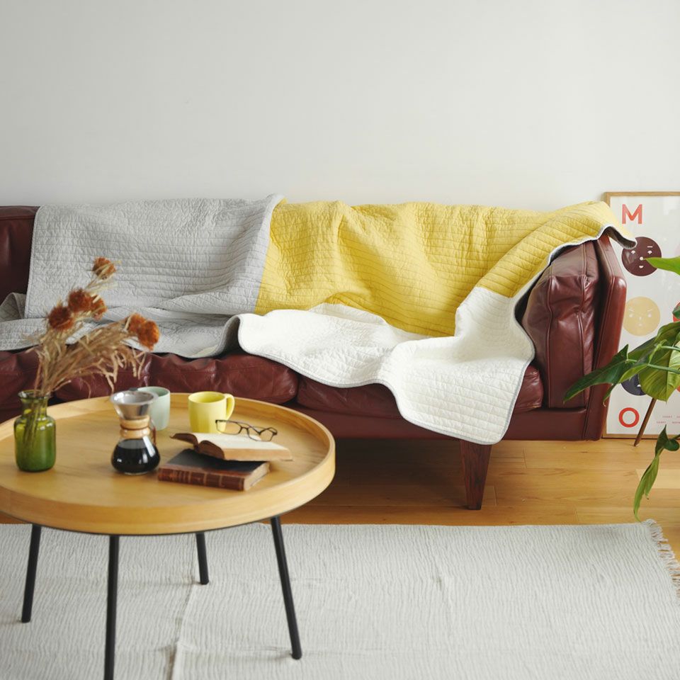 カラーブロックデザインは色ごとにパッチワークして仕上げ、クラフト感とカラーのコンビネーションが魅力の商品です