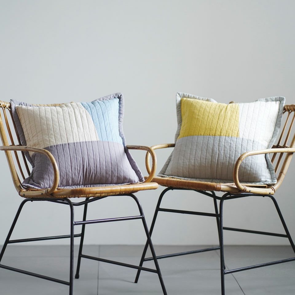 ブルーとイエローの2色をご用意しました