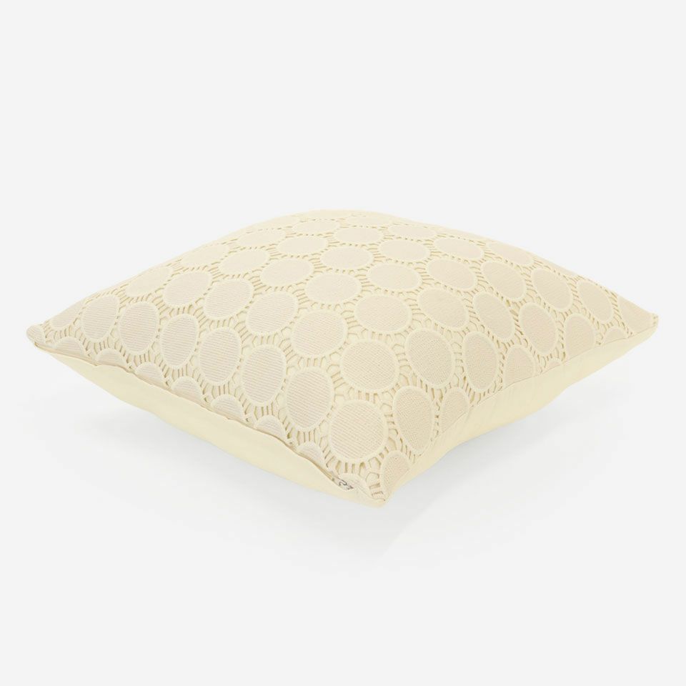 表面と裏面の異なるデザイン／周囲は縫い合わせ仕様でシンプルな仕上がり／表面カラー：アイボリー／裏面カラー：アイボリー