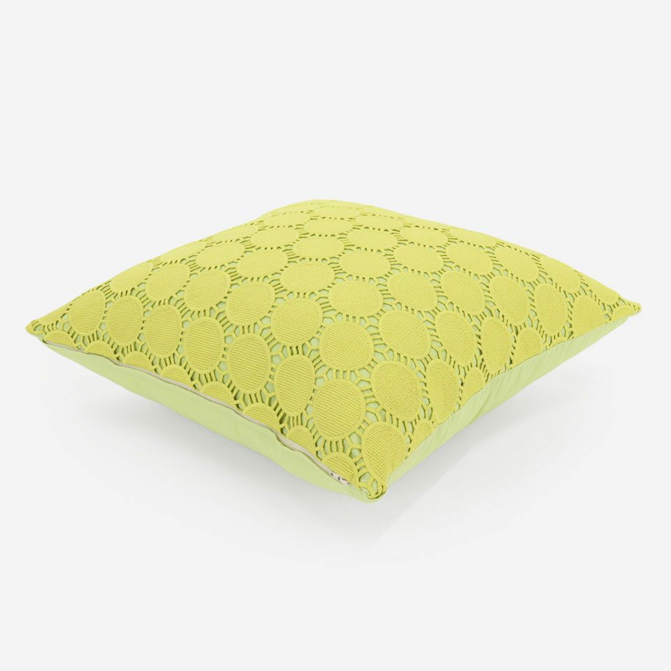 表面と裏面の異なるデザイン／周囲は縫い合わせ仕様でシンプルな仕上がり／表面カラー：イエロー／裏面カラー：イエロー