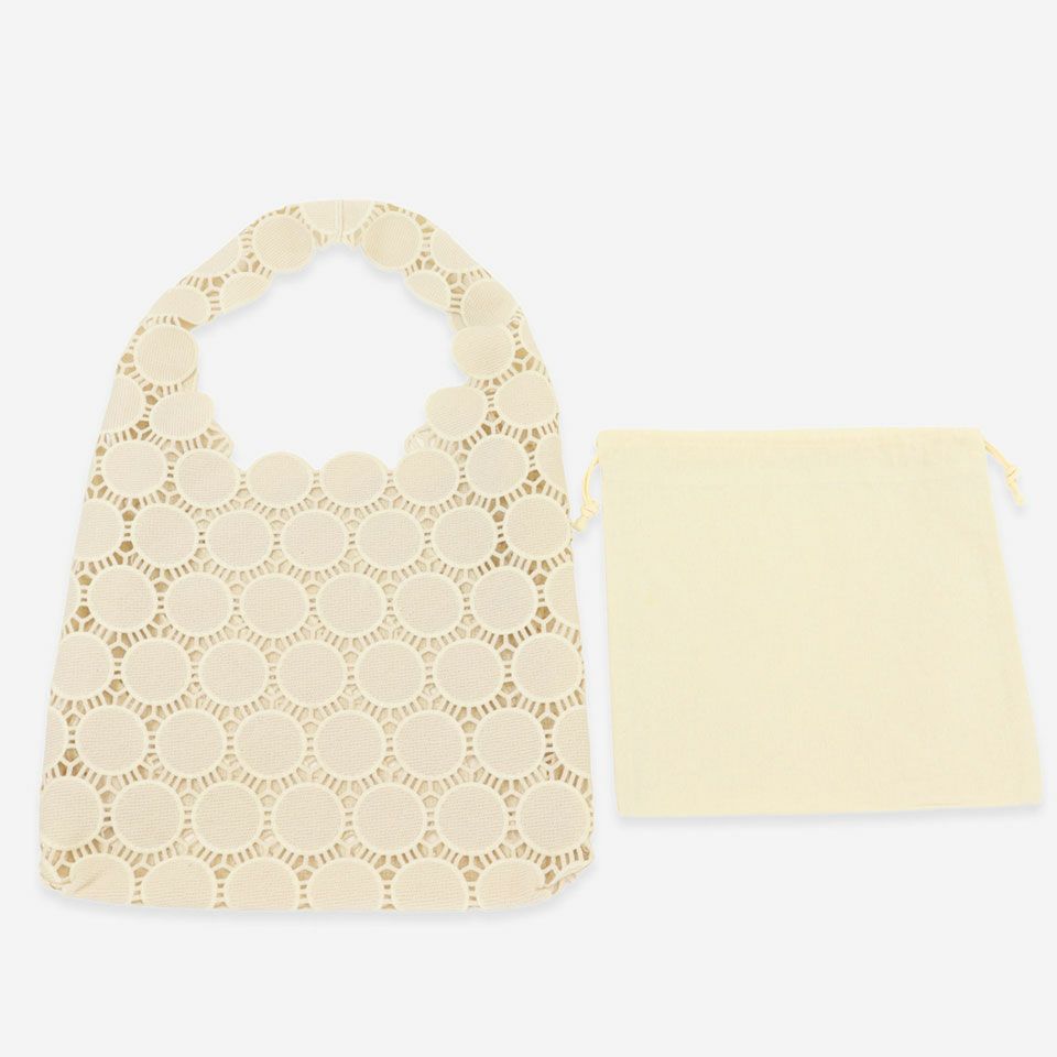 バッグ本体は35cm×30cm、インナーバッグは30cm×24.5cmです