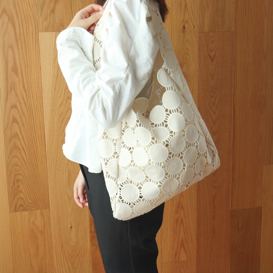 ちょっとした外出にも便利なサイズです