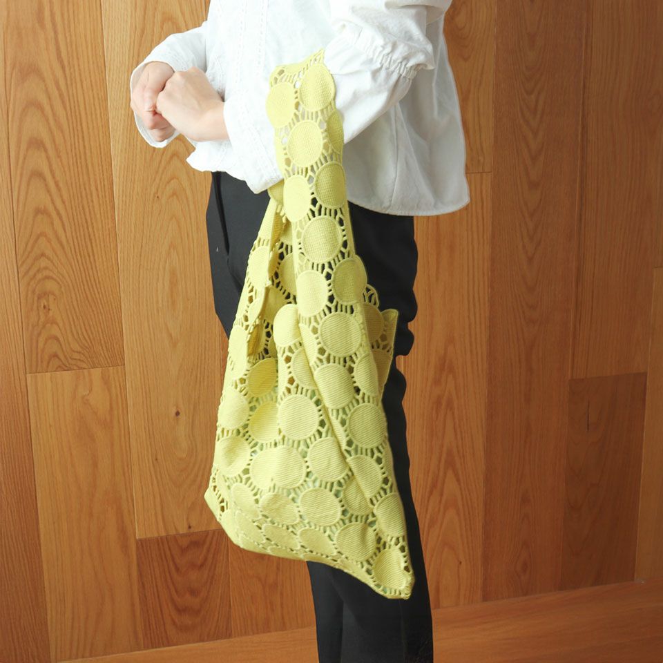 ちょっとした外出にも便利なサイズです