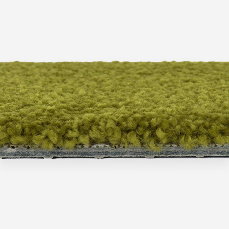 厚み（全厚）は18mm／重量感はありますが、その分ズレにくくなっています