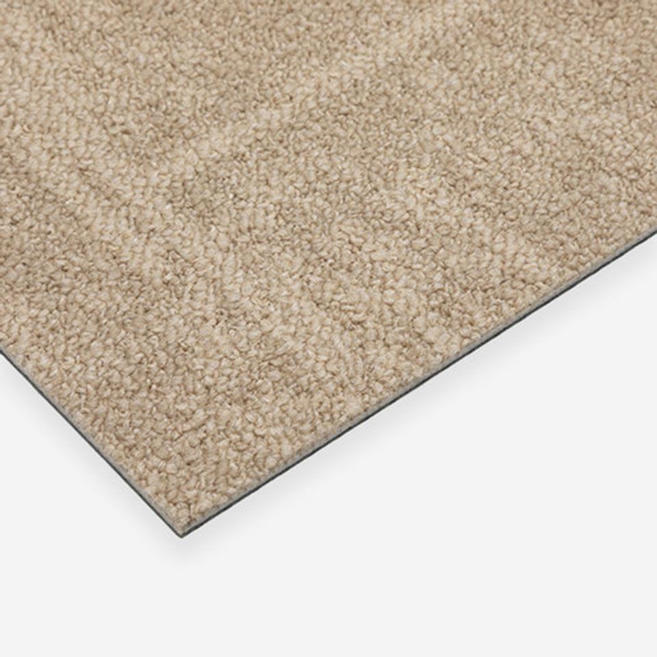 表面カラー：ライトベージュ／周囲が綺麗にカットされたタイル形状で、隙間なく組み合わせることができます