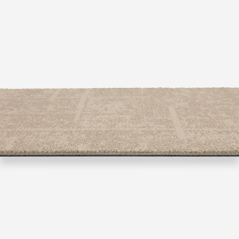 厚み（全厚）は7.5mm／重量感はありますが、その分ズレにくくなっています