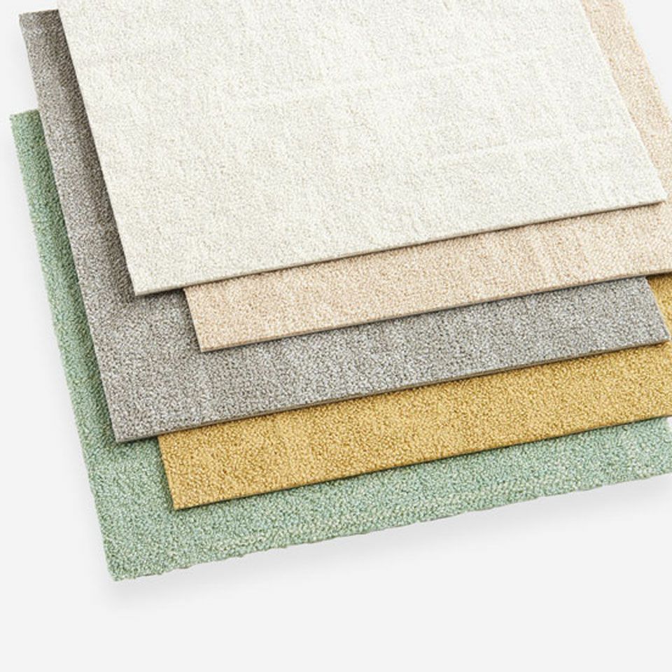 下からブルーグリーン、イエロー、グレー、ライトベージュ、ライトグレーの計5色