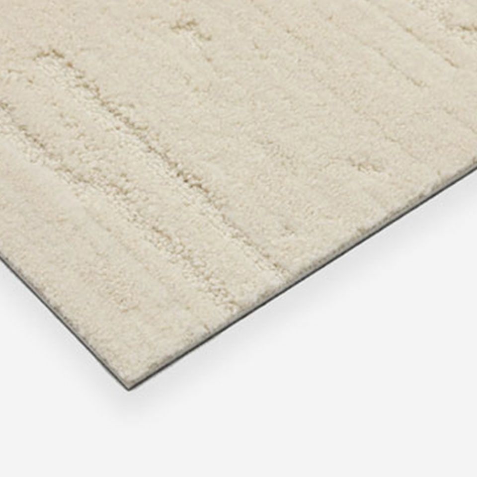 表面カラー：ホワイト／周囲が綺麗にカットされたタイル形状で、隙間なく組み合わせることができます