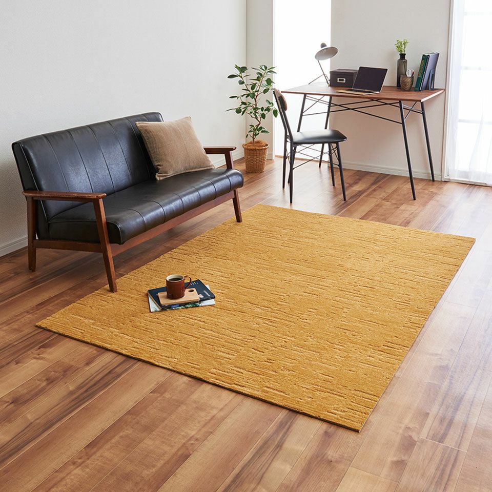 イエロー12枚使用／流し貼り