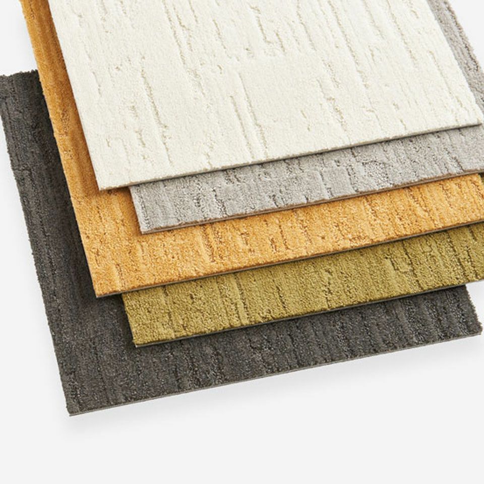 下からグレー、グリーン、イエロー、ライトグレー、ホワイトの計5色