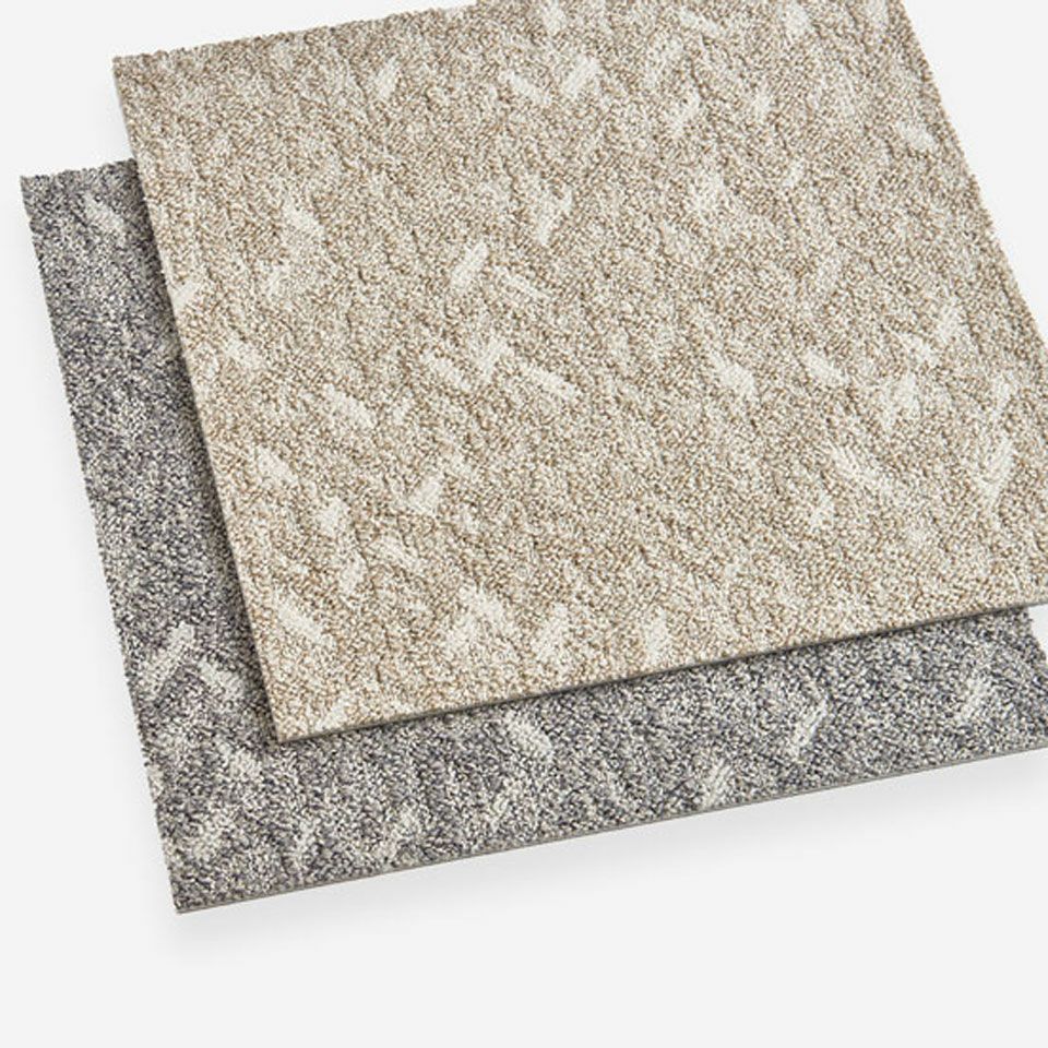 下からグレー、ベージュの計2色