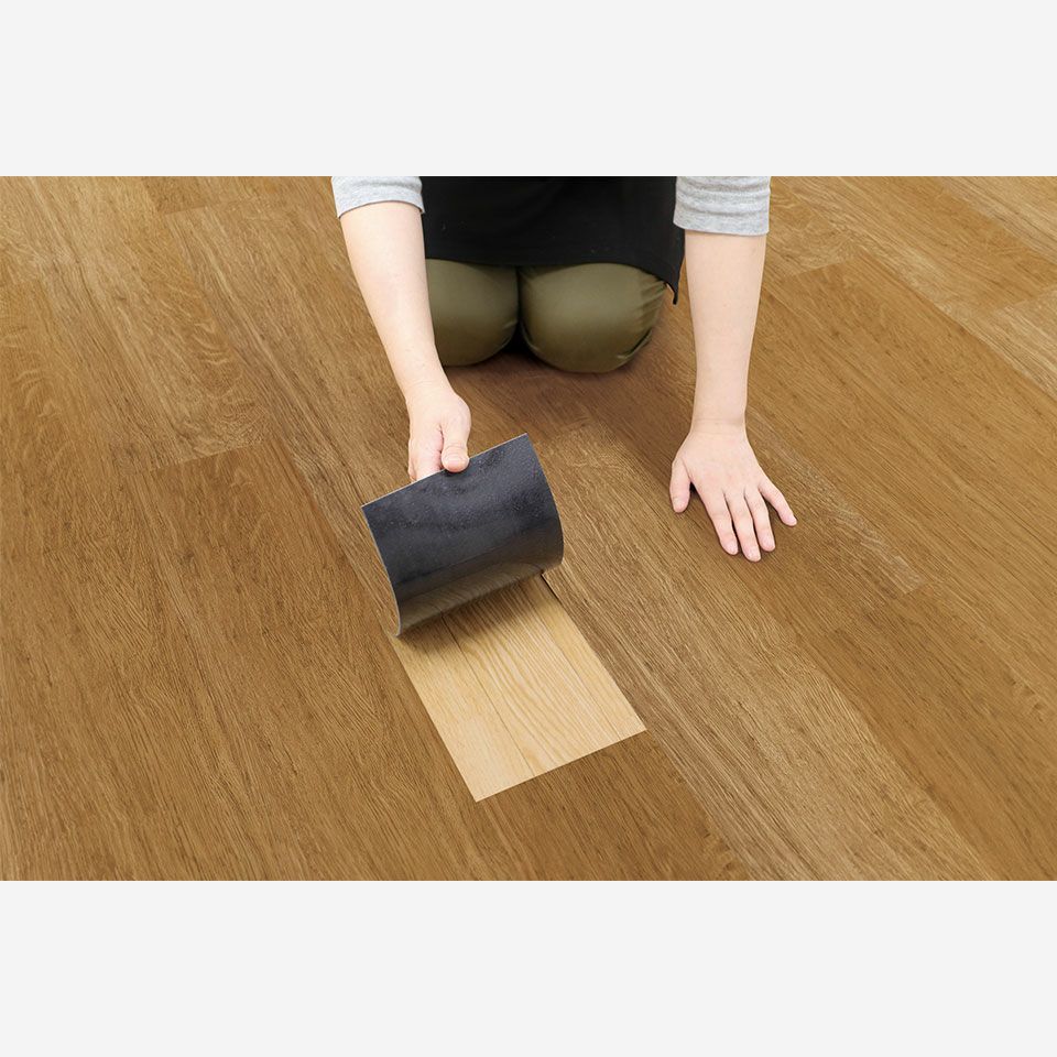 部分貼り替えが出来、剥がした後ものり跡がつきにくい商品です