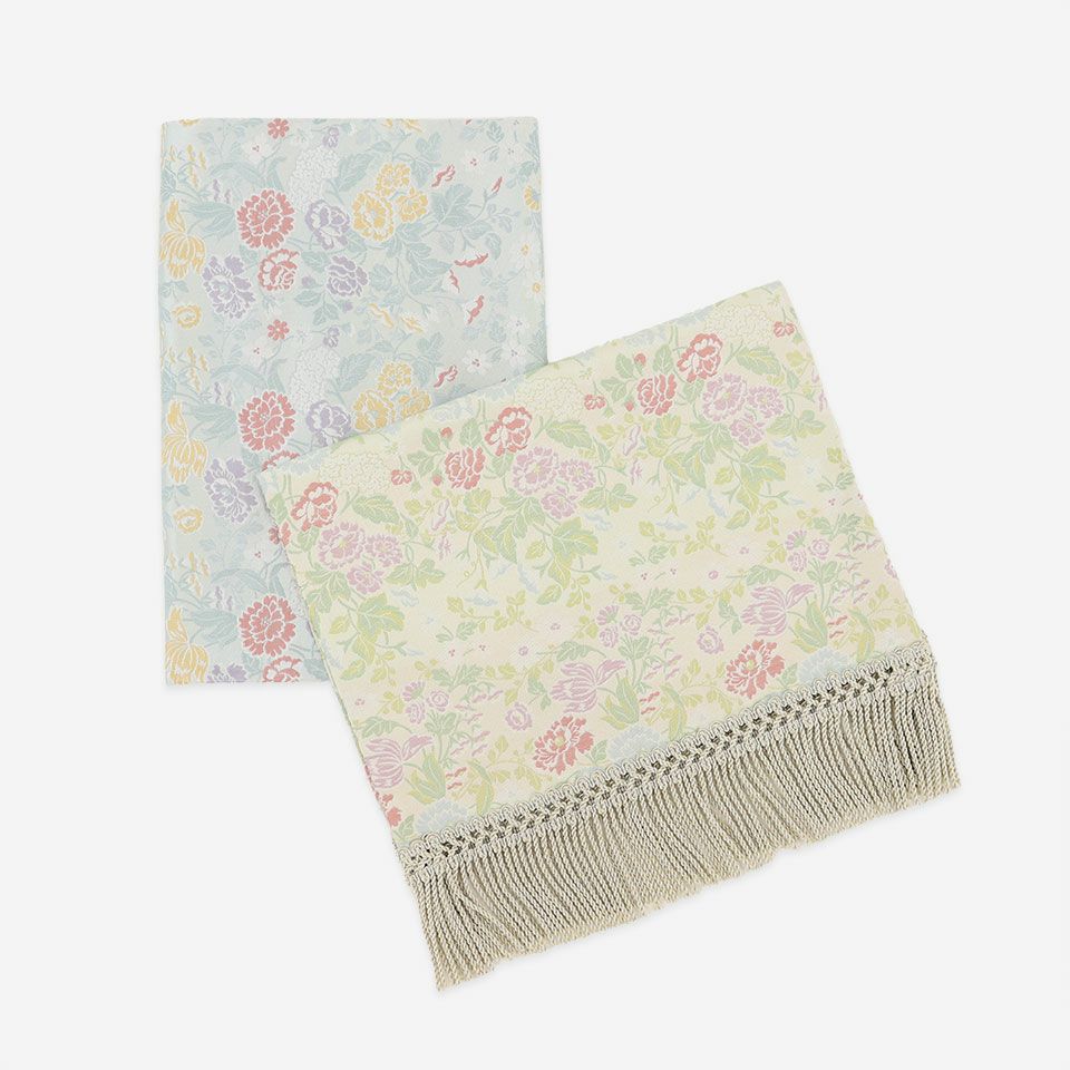 ライトブルー・ホワイトブラウンの2色展開です