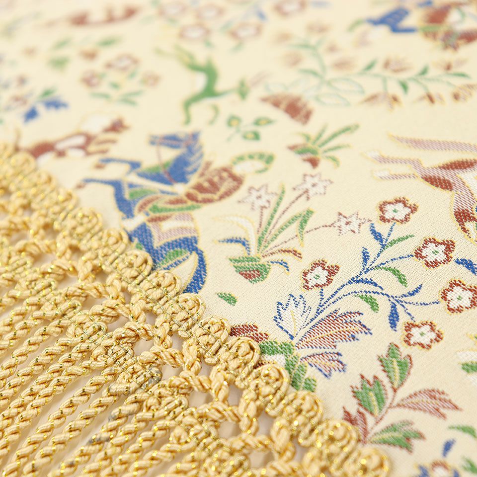 古来、中近東の美術工芸品には狩猟をテーマにしたものが多く、シルクロードを経て伝来した正倉院の御物のなかにも、数多く見ることが出来ます