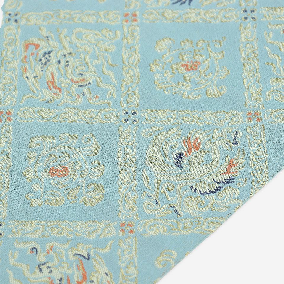 『礼記』では麒麟と鳳凰は王が仁のある政治を行うときに現れる神聖な瑞獣とされ尊ばれてきました