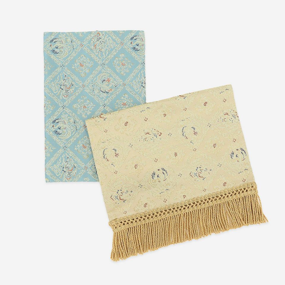 ブルー・ホワイトブラウンの2色展開です