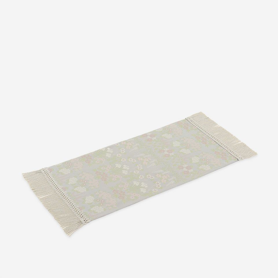 表面／カラー：グレー／28cm×55cm（フリンジ込みサイズ 28cm×69cm）