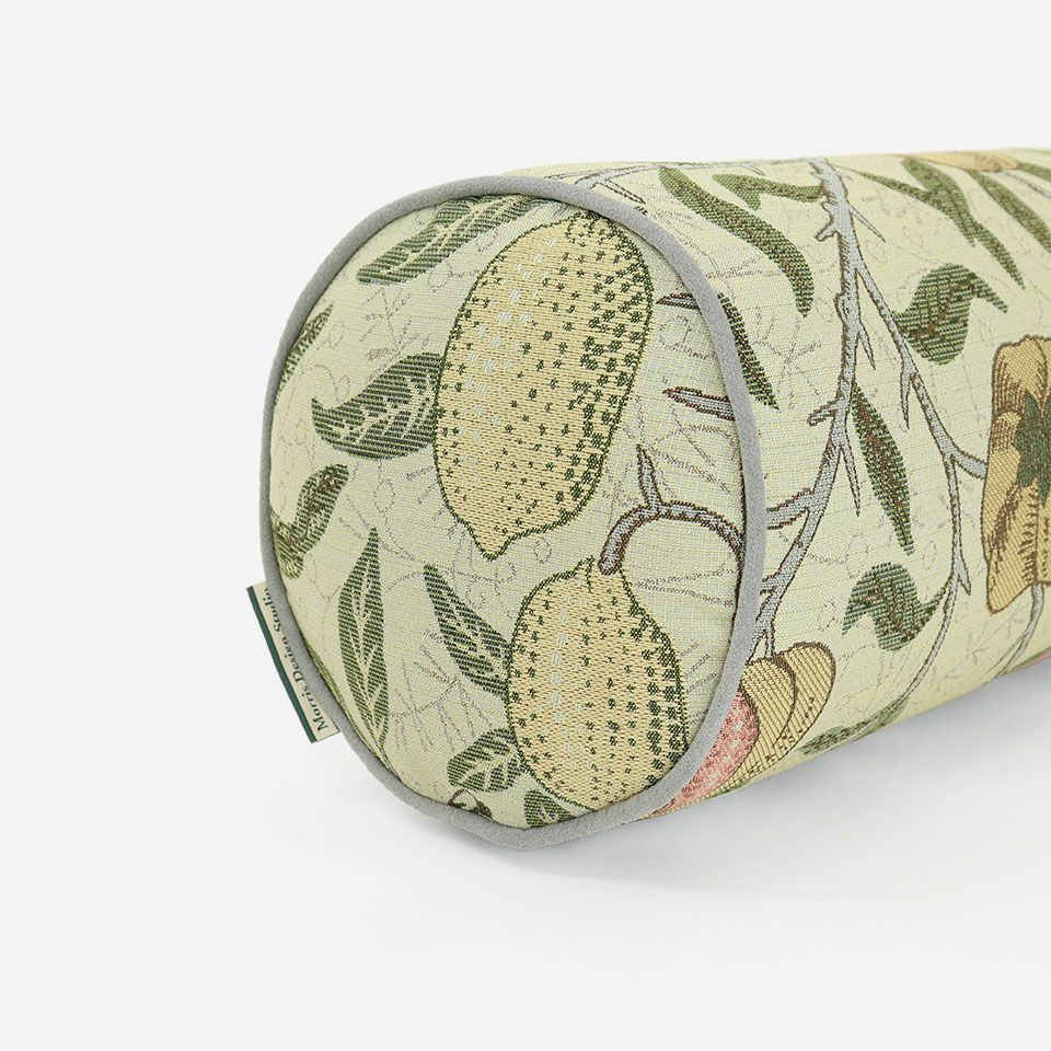 パイピングはライトグレー色で、「Morris Design Studio」のブランドタグが付いています／カラー：グリーン