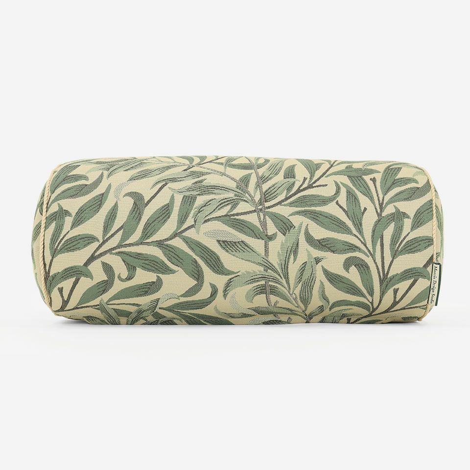 ボルスターは、ソファで枕にしたり、抱き抱えたり、腰当にしたり、うつぶせ寝で本を読む時の胸の辺りのカラダの支えにしたりしてお使いいただけます