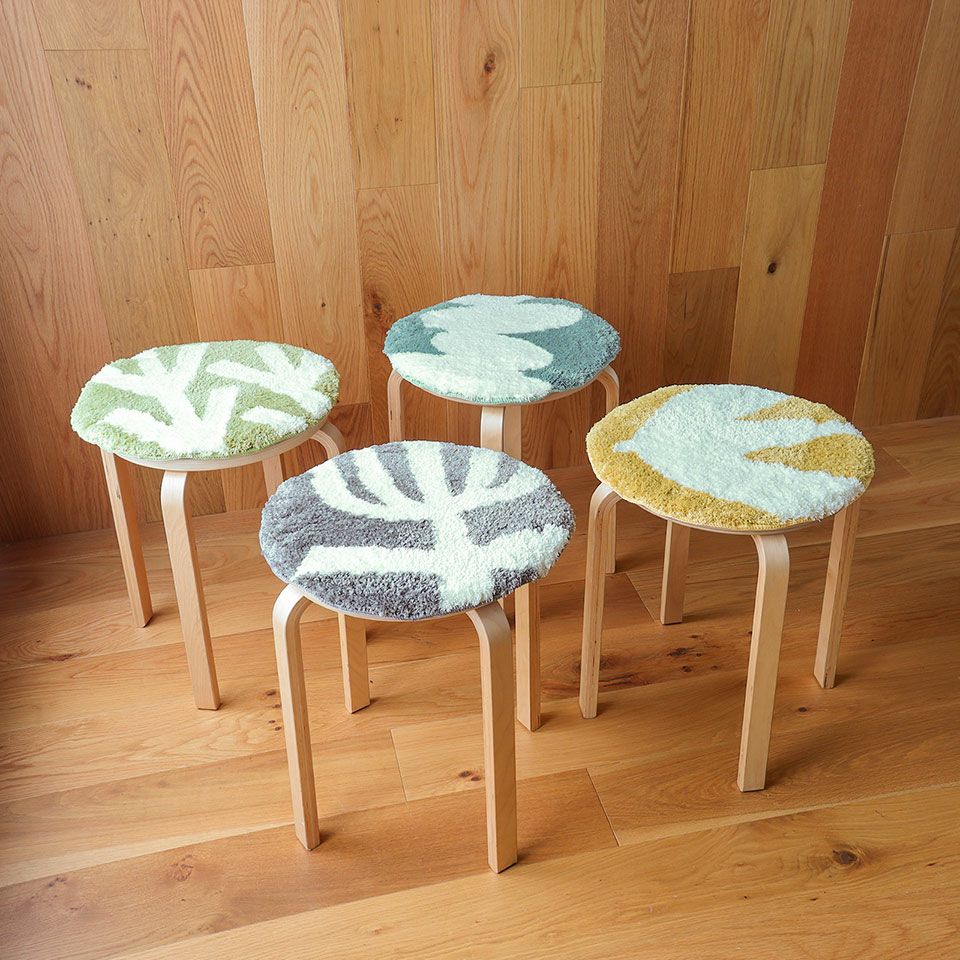 同じデザインで揃えたり、デザイン違いを複数枚置いてみたり、お好みの組み合わせでお楽しみください