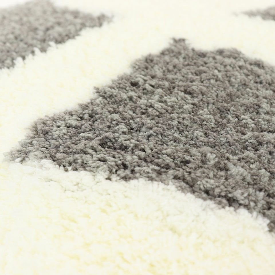 ふわふわの毛足が気持ちいいシャギークッションカバーです