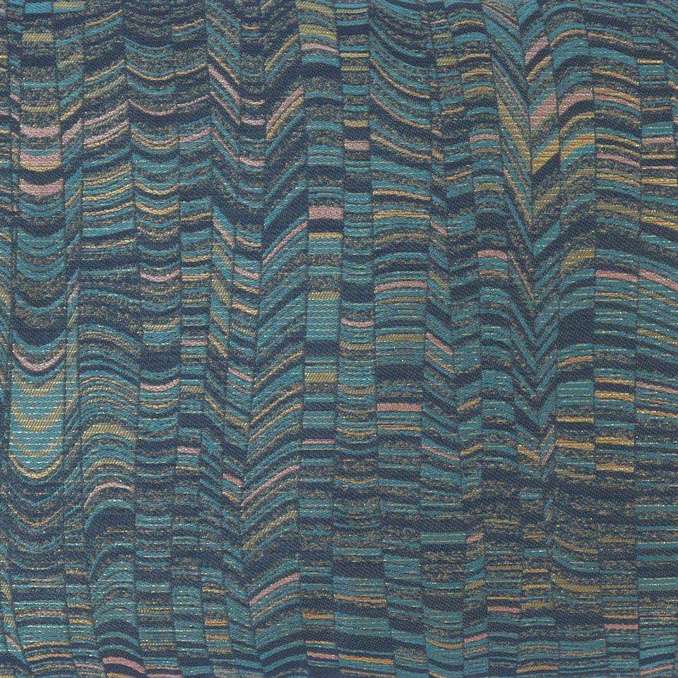 螺鈿細工からインスパイアされたデザイン、オーロラ糸と色糸を重ね、メタリック感と多色感はクリムトの絵画を連想させます