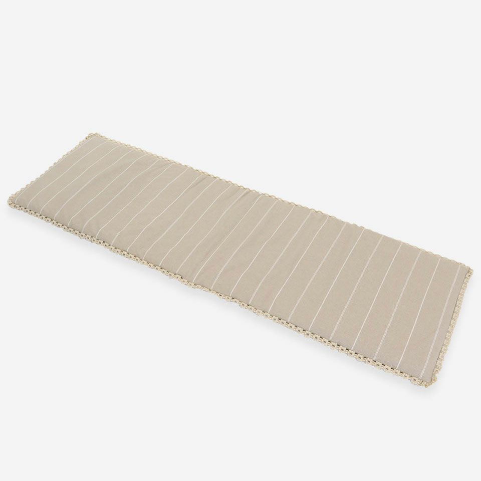 表面／カラー：ベージュ／46cm×150cm／麻綿素材の生地にトーションレースを合わせています