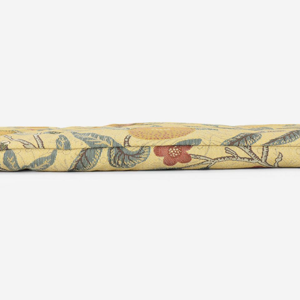 表面／カラー：イエロー／46cm×148cm／厚み：約4.0cm
