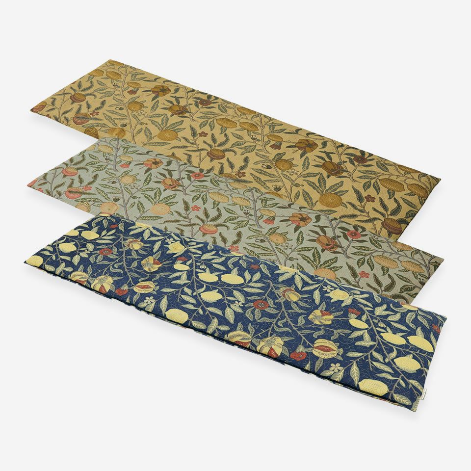 グリーン・イエロー・ダークブルーの3色で展開しています