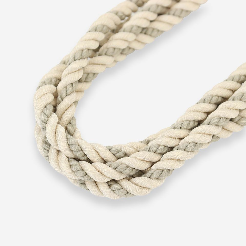 ナチュラルな空間にアクセントとなる色味です／カラー：ベージュ