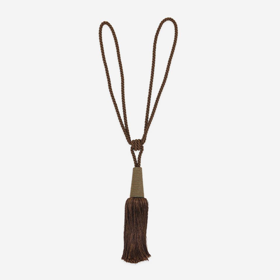 正面画像／カラー：ブラウン／紐の全長 約80cm 房の長さ 約30cm