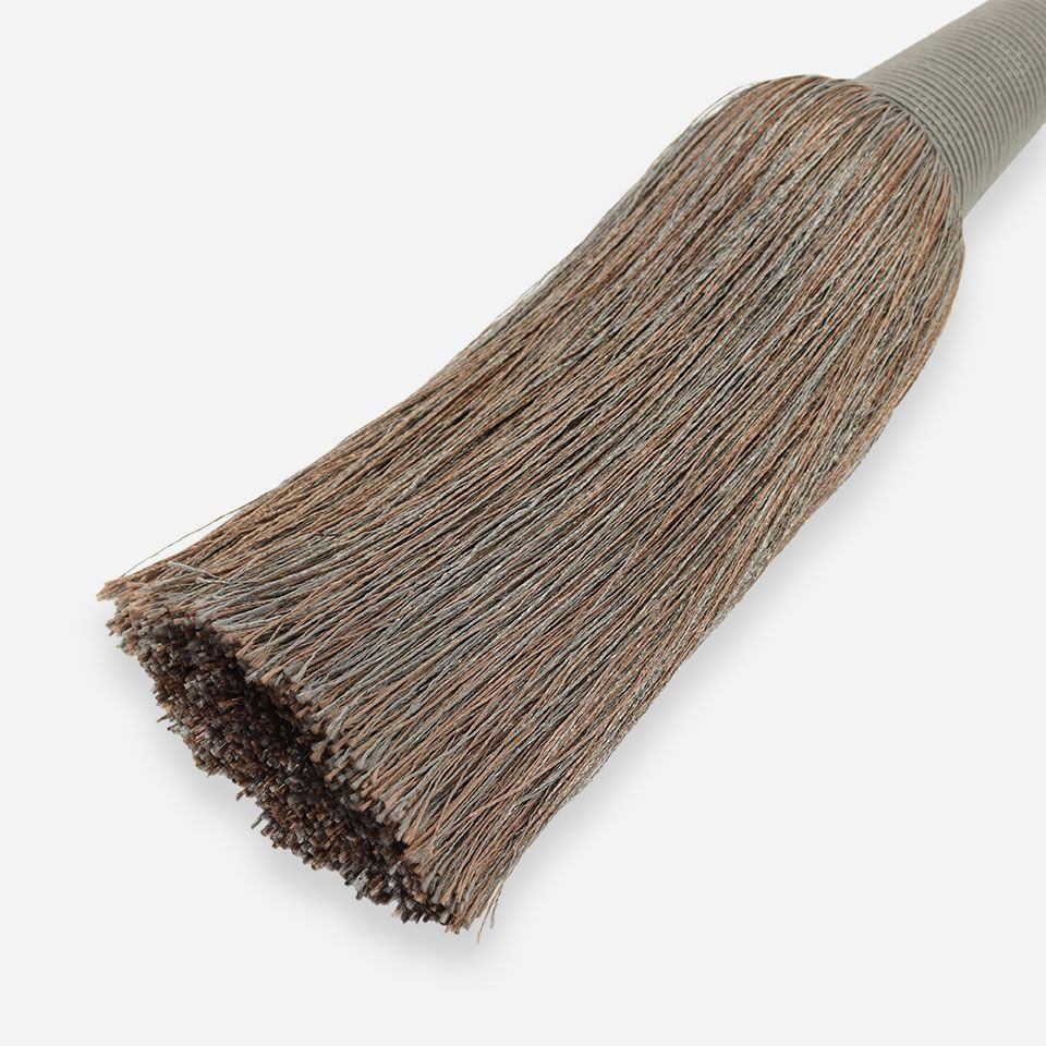 房に存在感のあるデザインの為、ボリューム感のあるカーテンにも相性が良いです／カラー：グレー