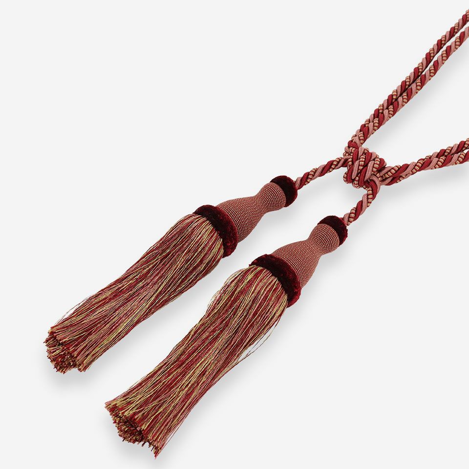 ロングセラーのトラディショナルクラシックテイストの2つ房タッセルです／カラー：レッド