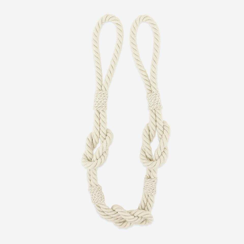 正面画像／カラー：アイボリー／全長 約79cm